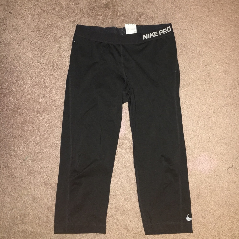 NIKE Dri Fit Capris