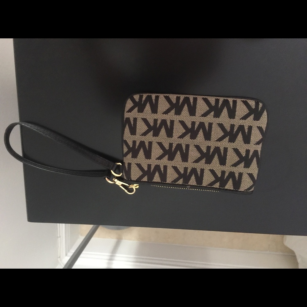 Michael Kors Wristlet