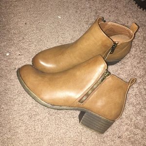 DUNES Brown Booties