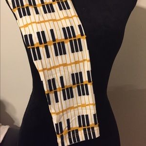 Lularoe Piano key leggings BNWT