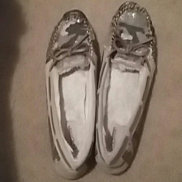 Slippers - Picture 1 of 2