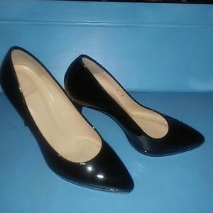 Stuart Weitzman
Nouveau Patent Point-toe Pump