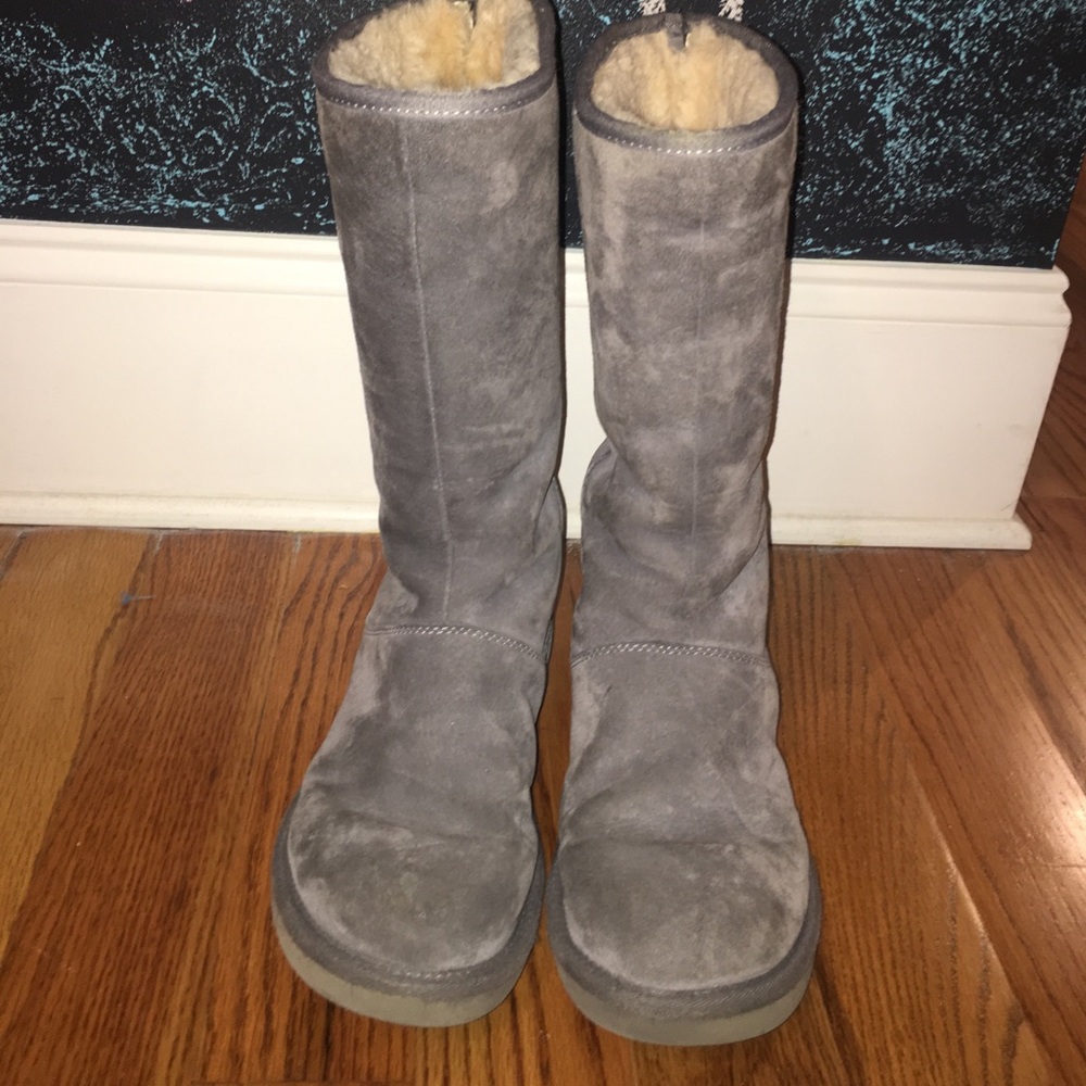 AUTHENTIC grey UGG boots