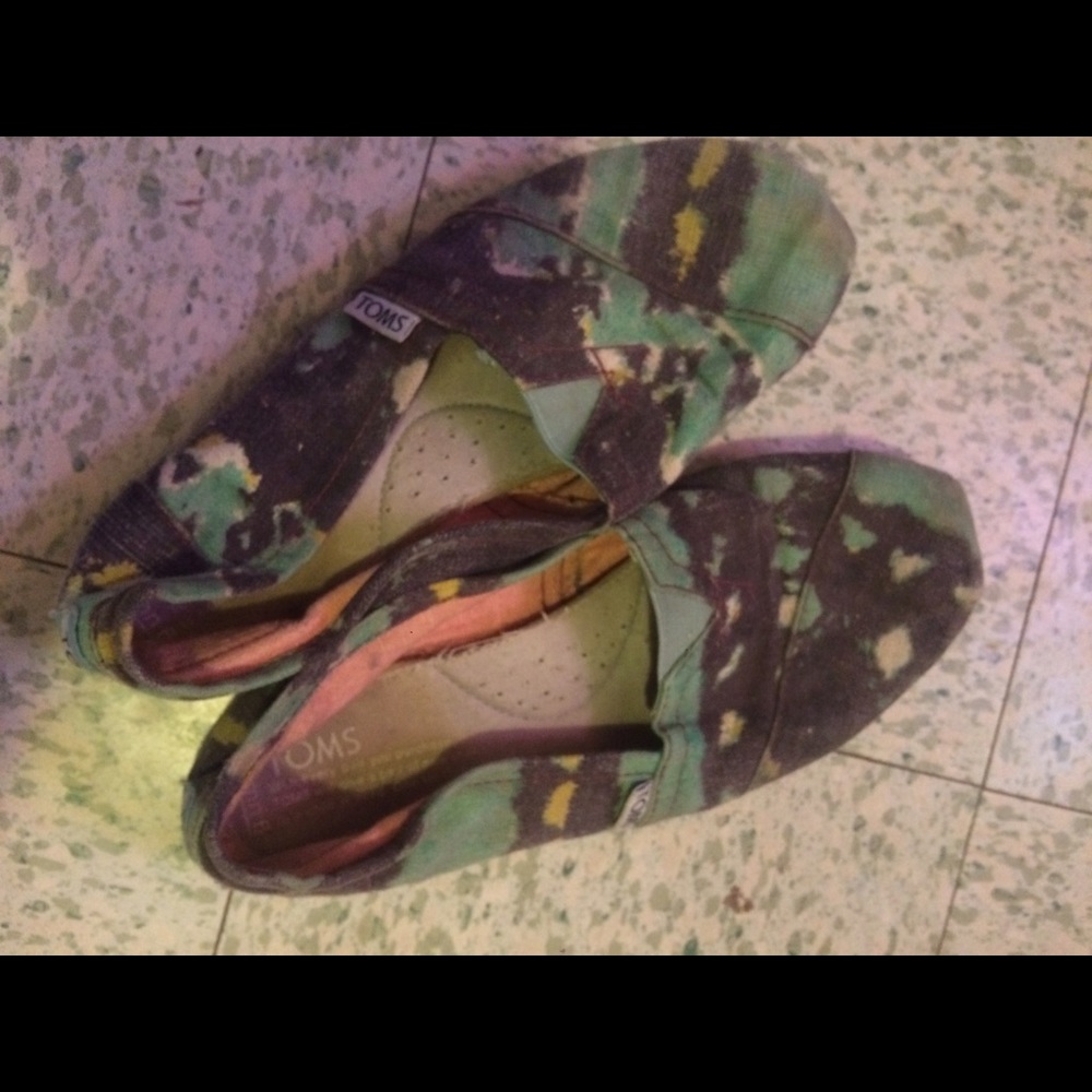 Camo Toms