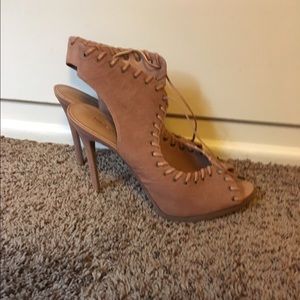 Super sexy "hot stuff" Nine West leather heels.