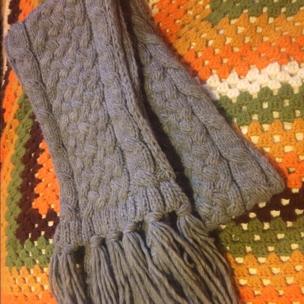 Grey knit Scarf