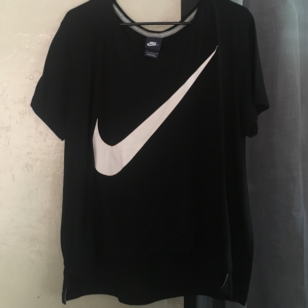 Nike Swoosh Top OBO‼️