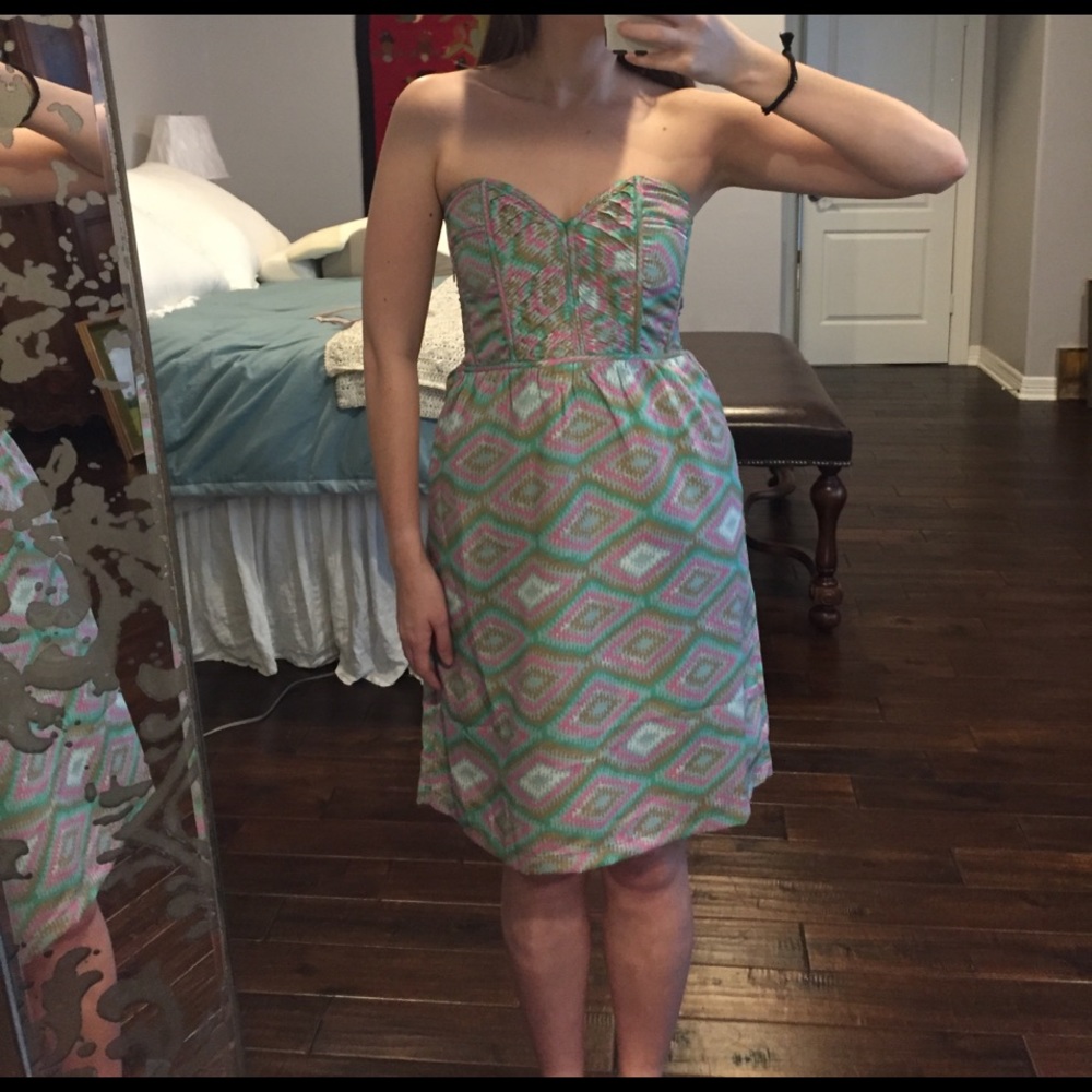 NWOT Esley Strapless Pastel Striped Chevron Dress