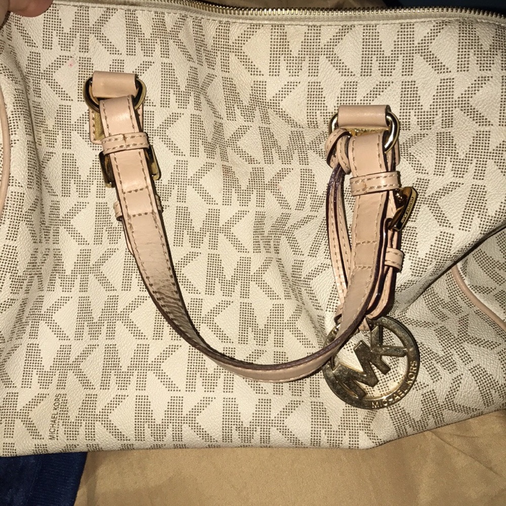 Authentic MK PURSE AND WALLET - Picture 2 of 5