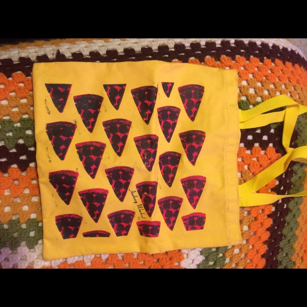 Anchovy Warhol pizza tote 🍕