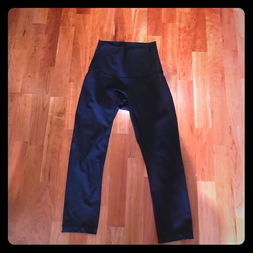 Lululemon black crop leggings