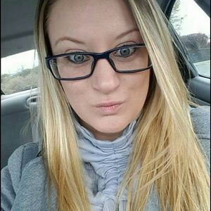 Meet your Posher, Angie