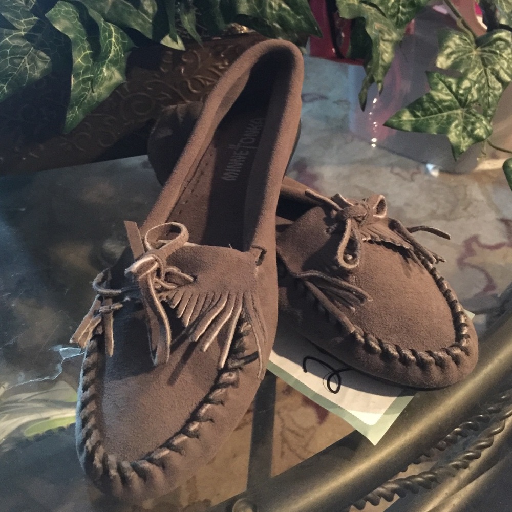 Minnie Tonka moccasins size 7 new taupe color