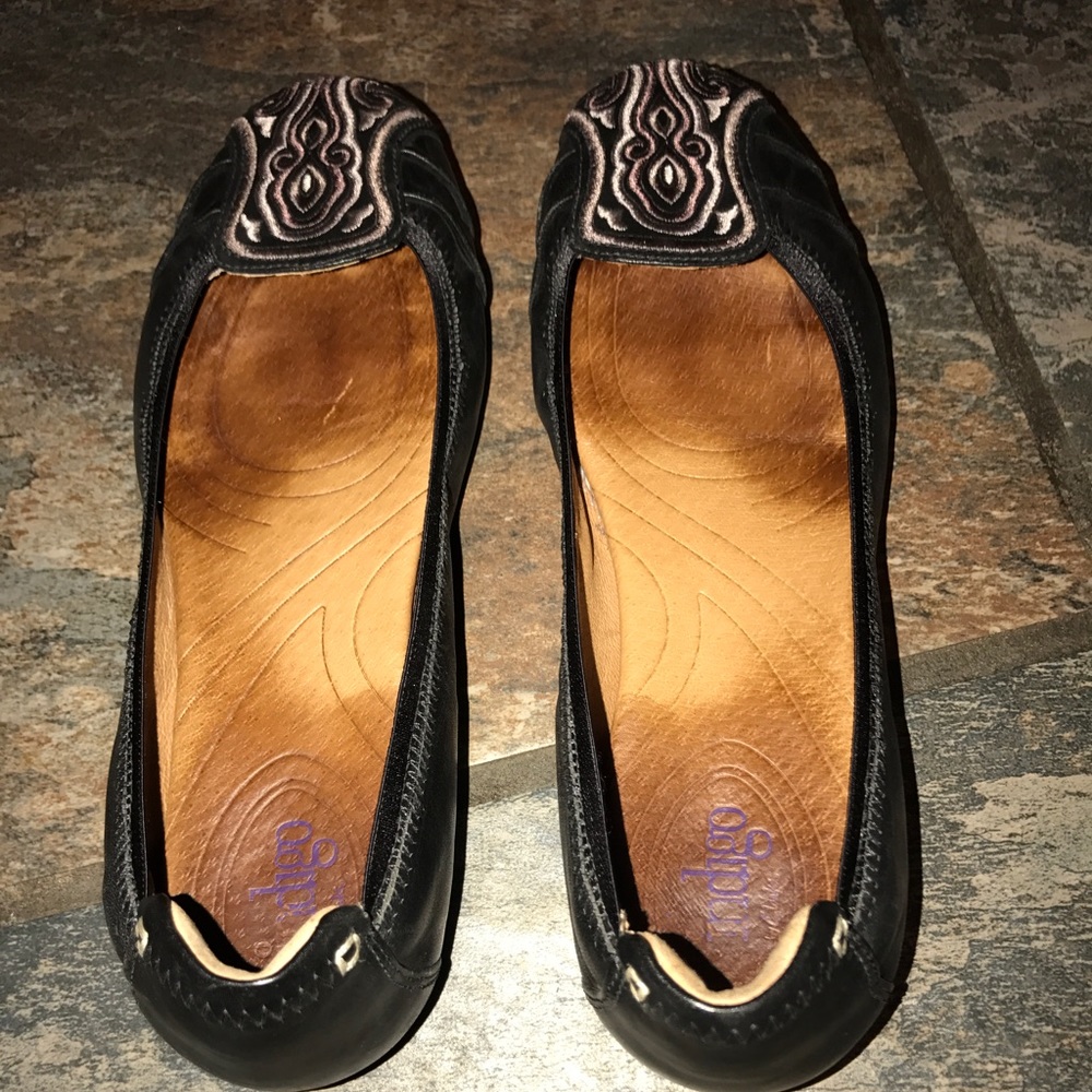 Indigo Clarks black flats