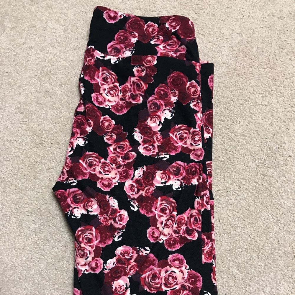 LuLaRoe Valentine's leggings
