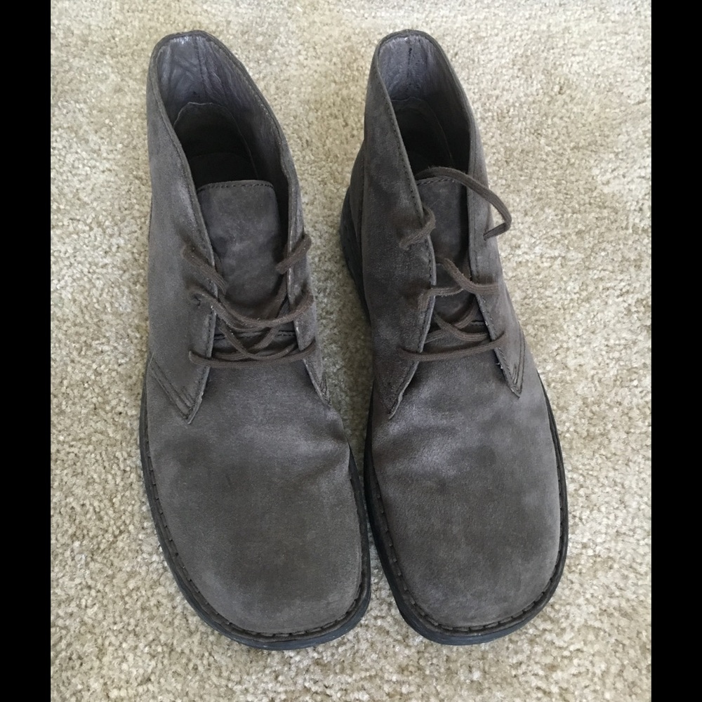 Shoes - Picture 2 of 4
