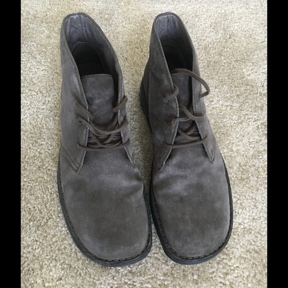 Shoes - Picture 2 of 4