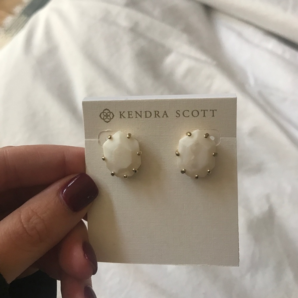 Morgan earrings ivory pearl
