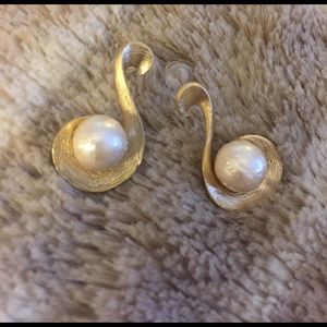 🎼Music note theme, earrings 💛