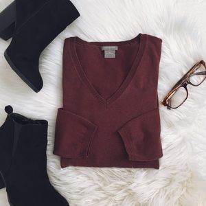 V-NECK SWEATER