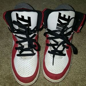 Nike shoes boys