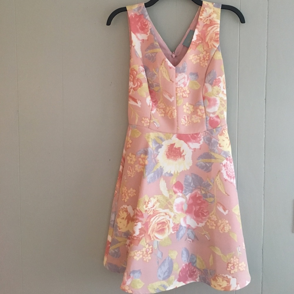 Skies are blue dress size small. Worn once