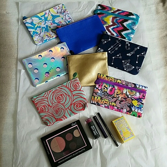 Other - ❌SOLD!❌ MAKEUP BAG SET WITH MAKEUP & $8 BONUS MASK