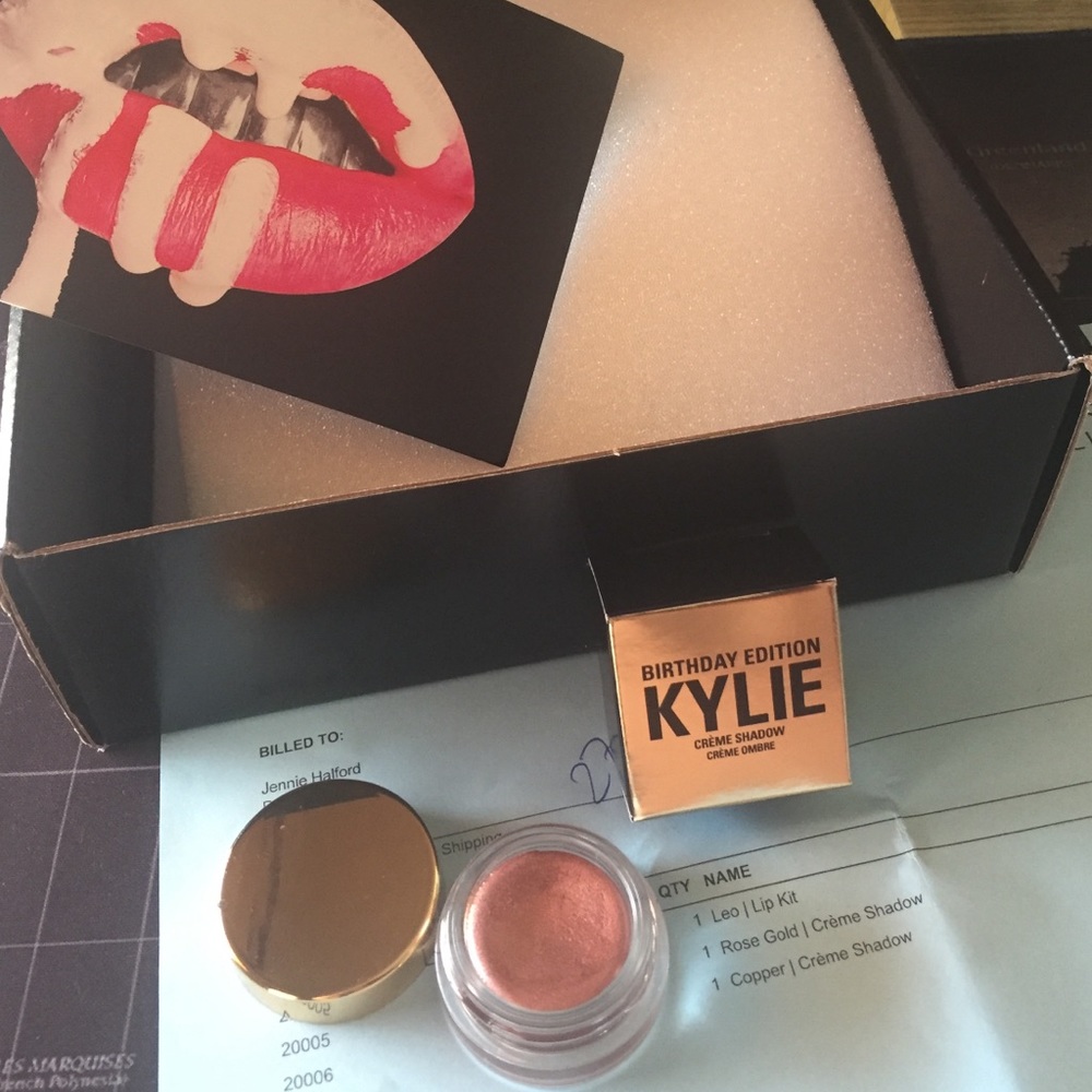 Kylie Birthday Edition- Rose Gold Creme Shadow