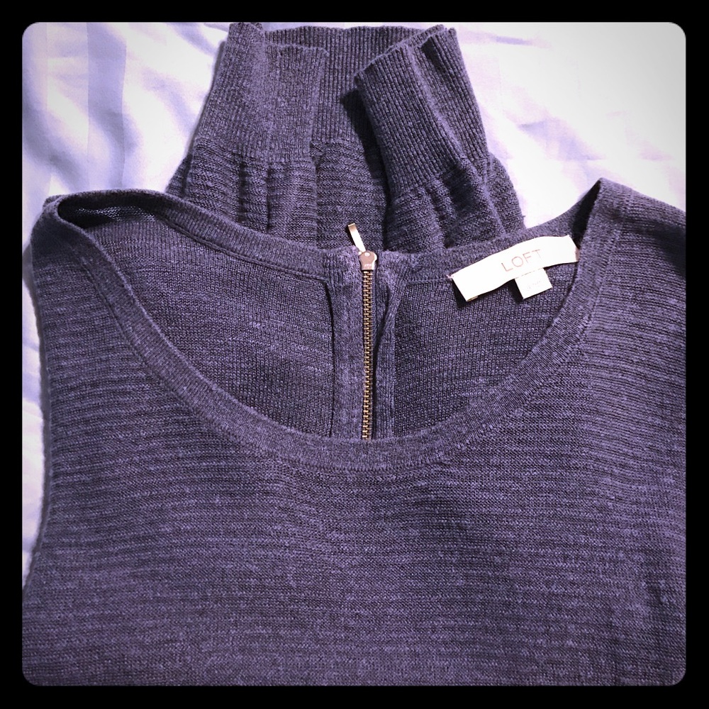 LOFT  zipper back top