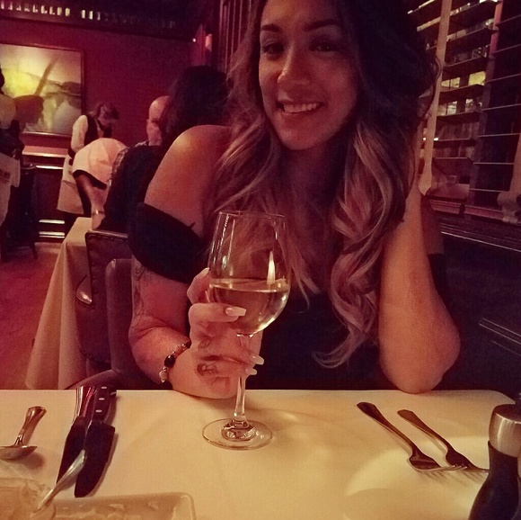 Meet your Posher, Brianna - Picture 2 of 2