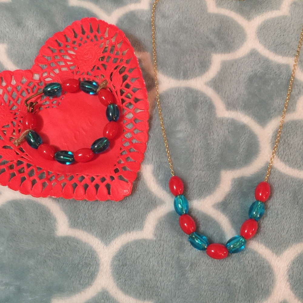 New Bracelet: Red & Blue Beads on Bronze Tone Wire