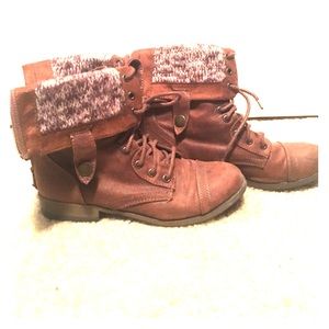 Women's brown boots.