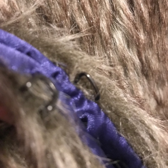 CLOSET CLEAR OUT SALE 🚺Furry vest - Picture 3 of 4