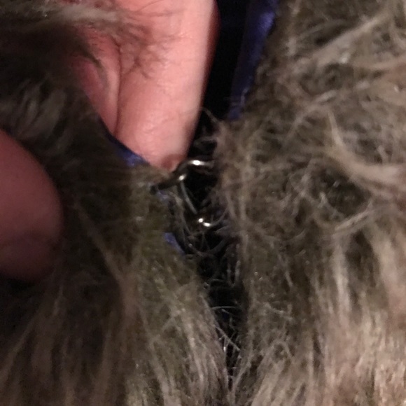 CLOSET CLEAR OUT SALE 🚺Furry vest - Picture 4 of 4