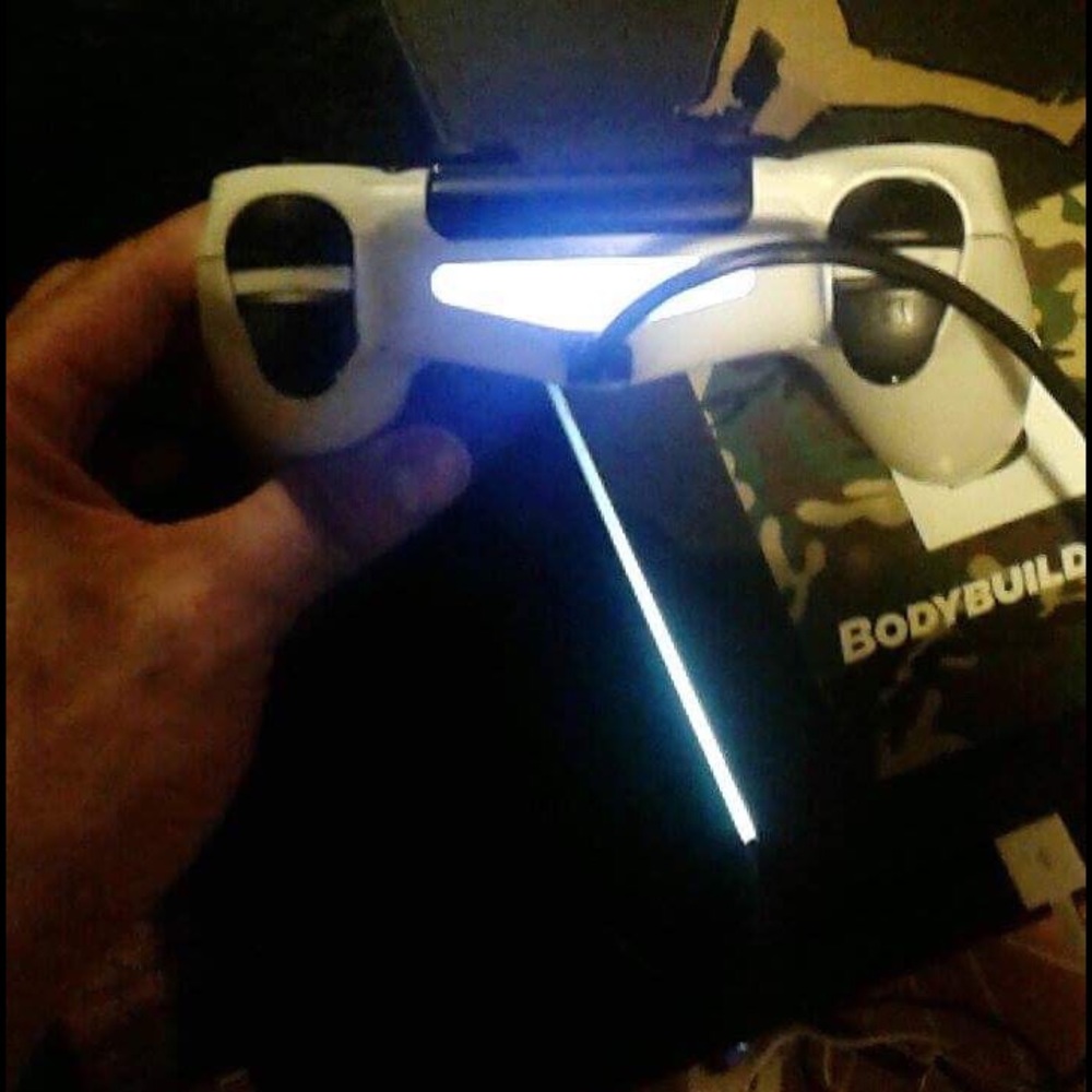 Ps4 - Picture 2 of 2