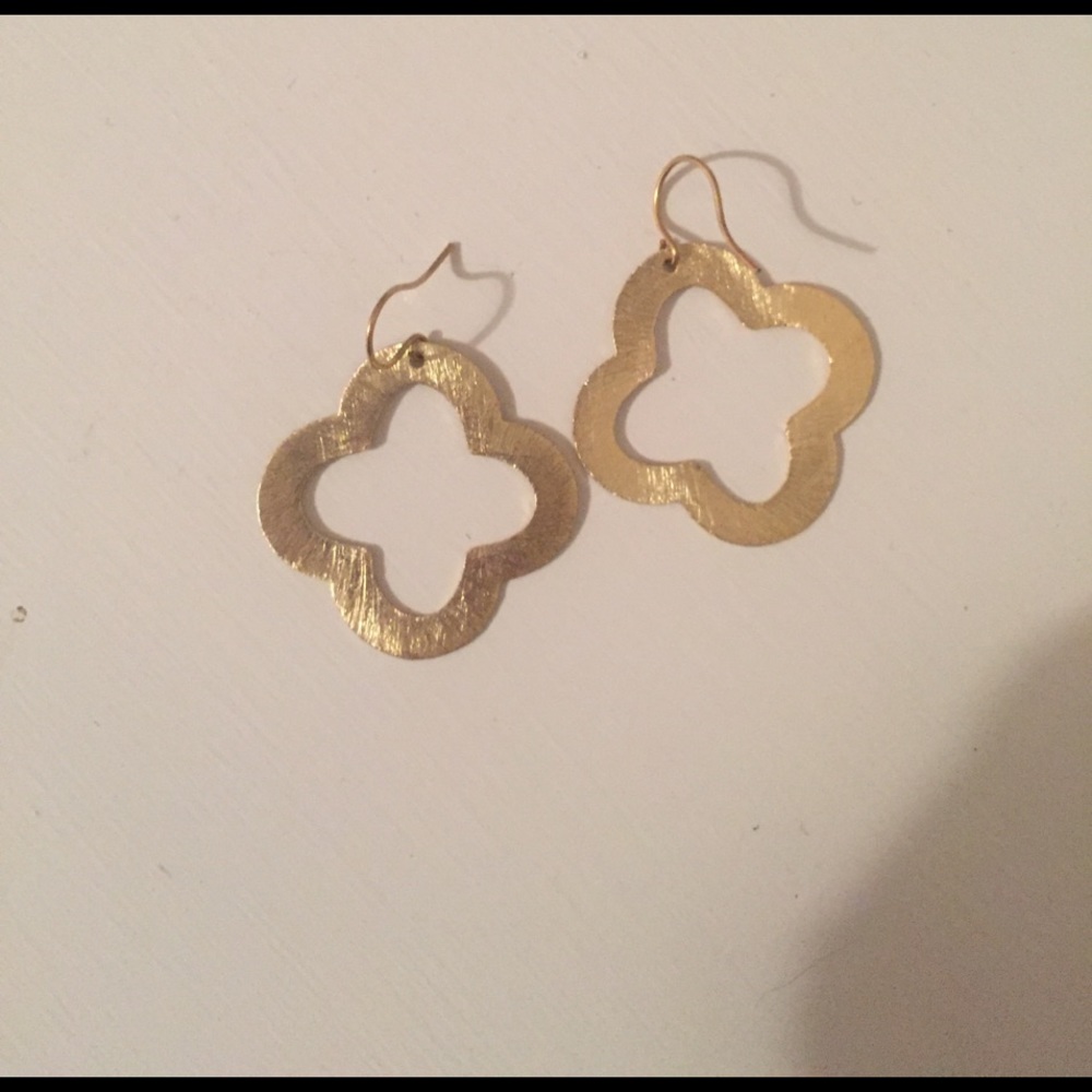gold earrings