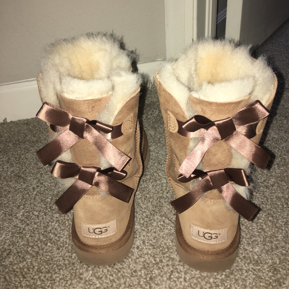 Tan Uggs
