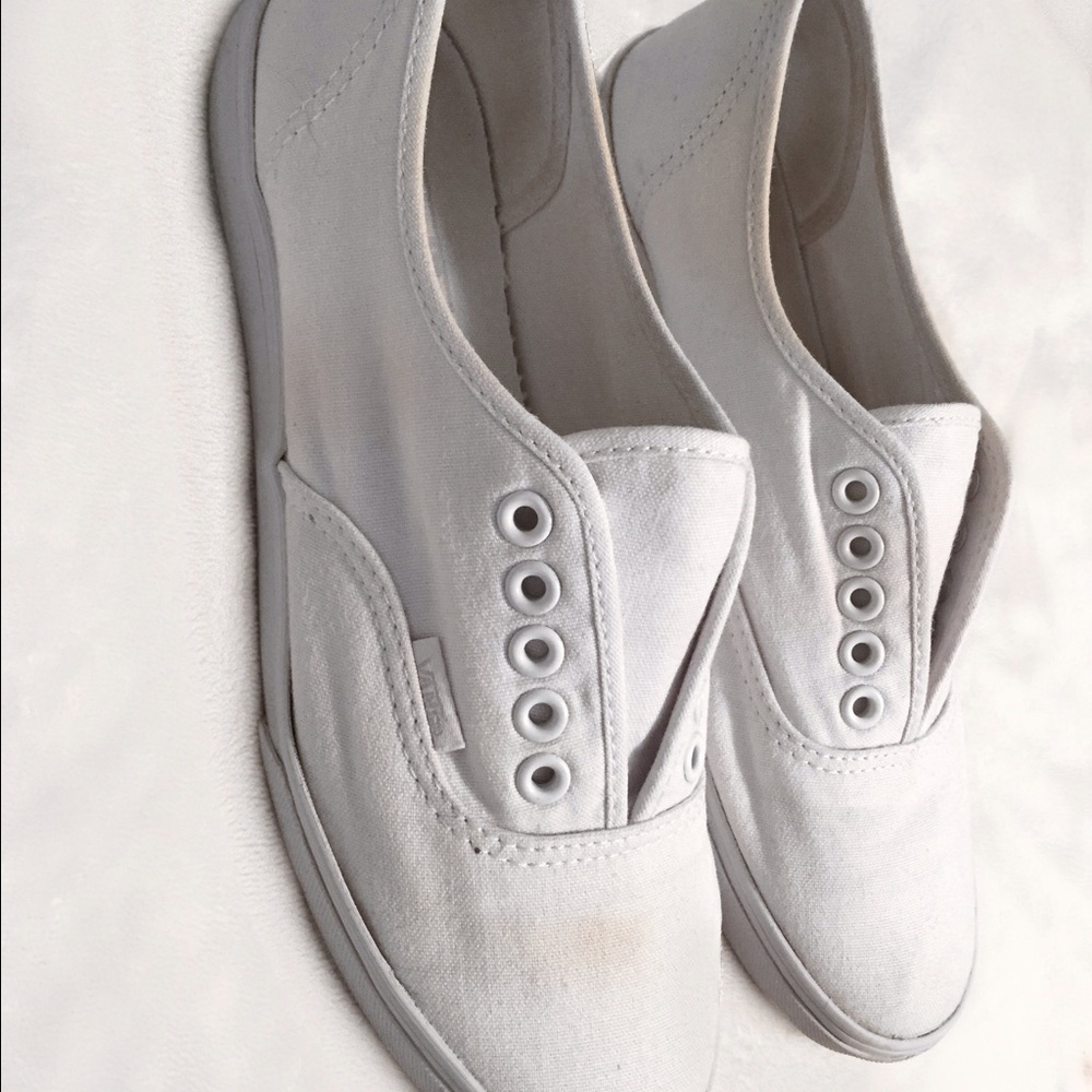 WHITE VANS!!