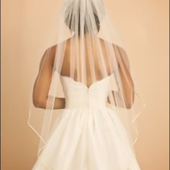 ❌ Sold ❌ Jennifer Leigh Veil - Picture 4 of 4