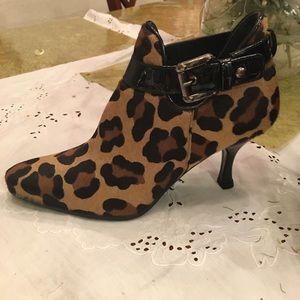 Stuart weitzman bootie