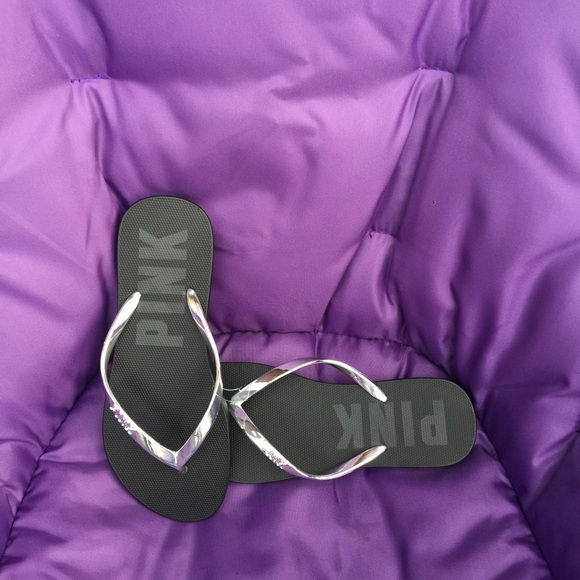 VS PINK FLIP FLOPS SIZE LARGE - Picture 2 of 3