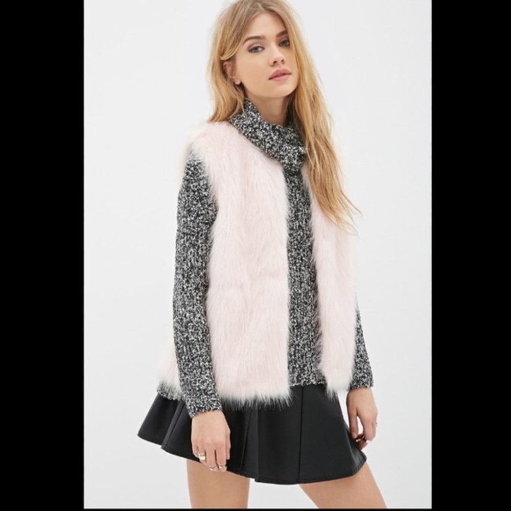 FAUX FUR VEST NWOT SIZE M/L