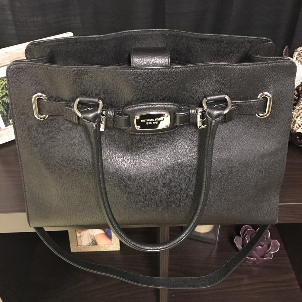 Micheal kors purse