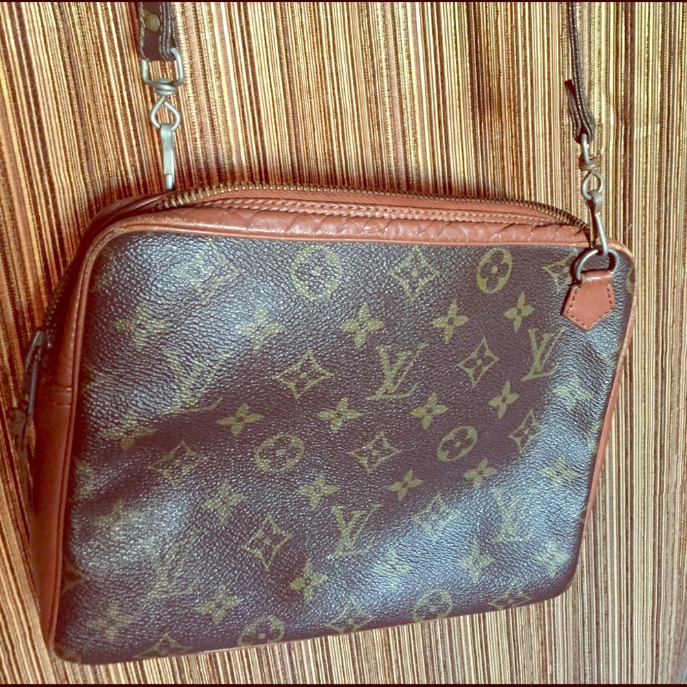 Louis Vuitton shoulder bag