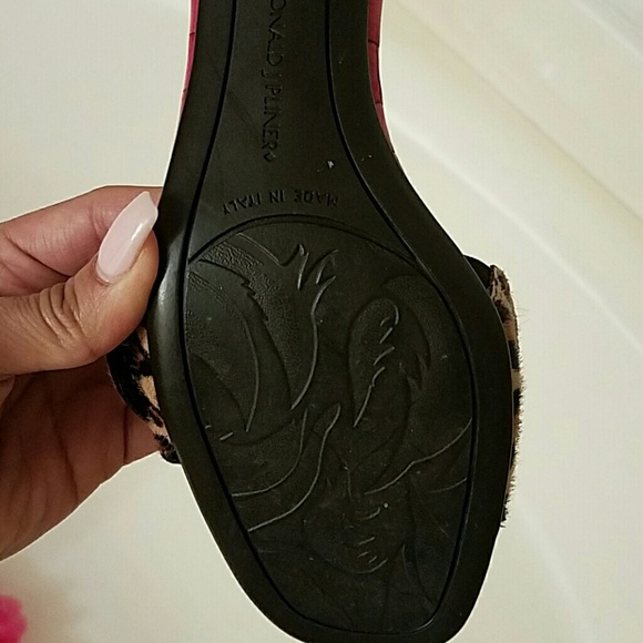 Donald J Pliner low heel - Picture 3 of 4