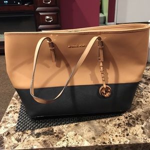 Michael kors tote bag