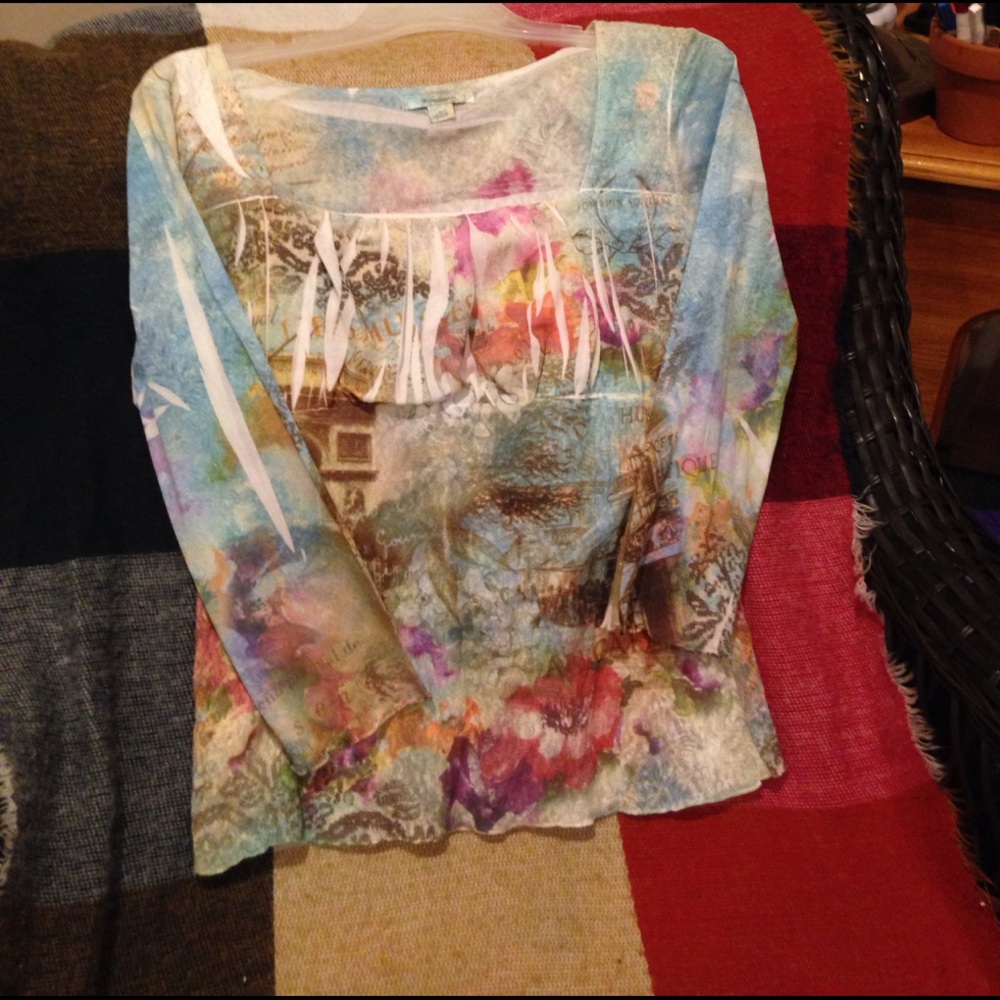 Multi colored top long sleeves.