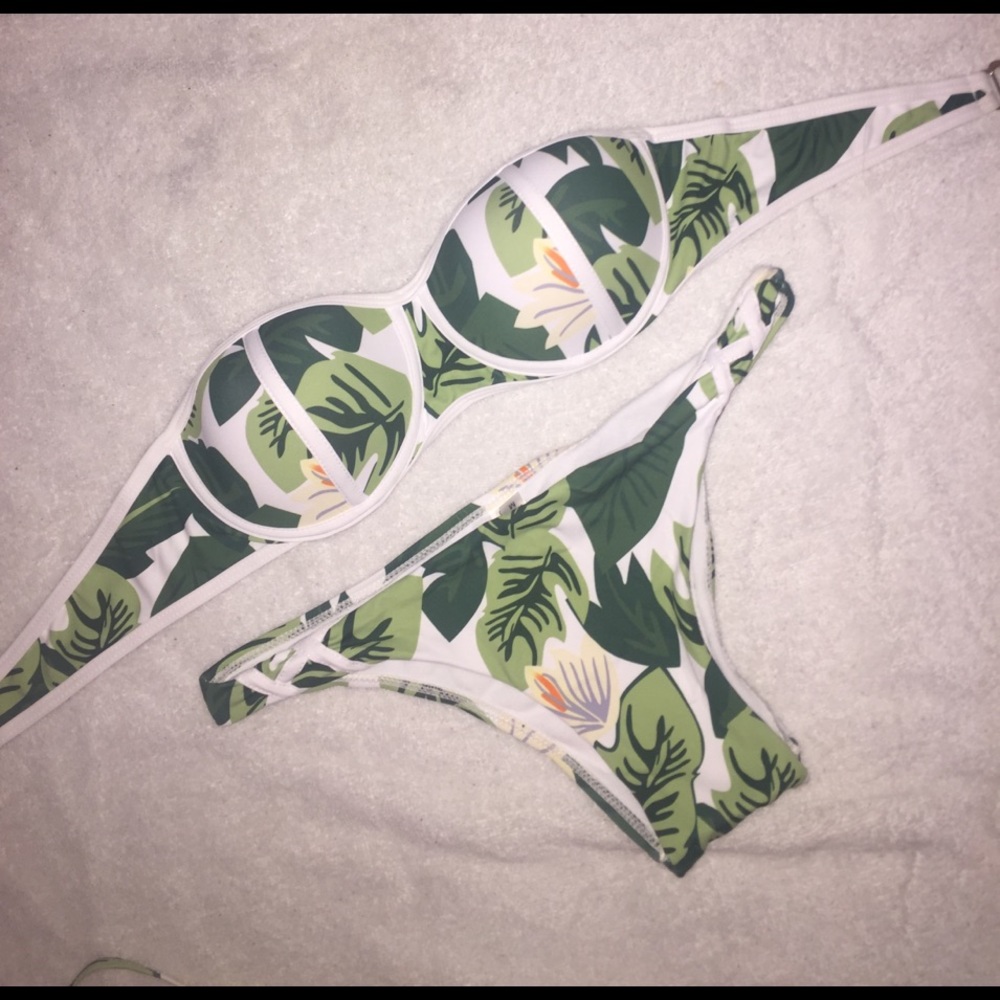 Cupshe brand bikini