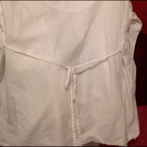 Vintage blouse.White,tie in back.Nice lace detail. - Picture 2 of 3