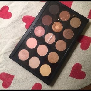 MAC Cosmetics Eye Shadow x 15: Warm Neutral